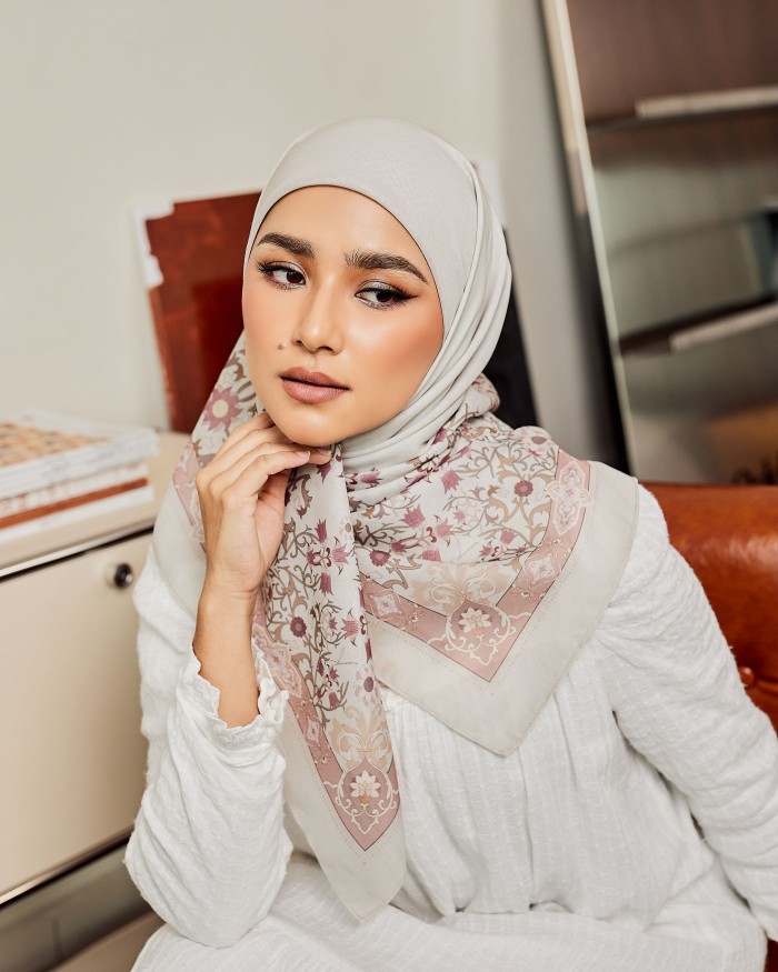 Revina in Ivory Beige