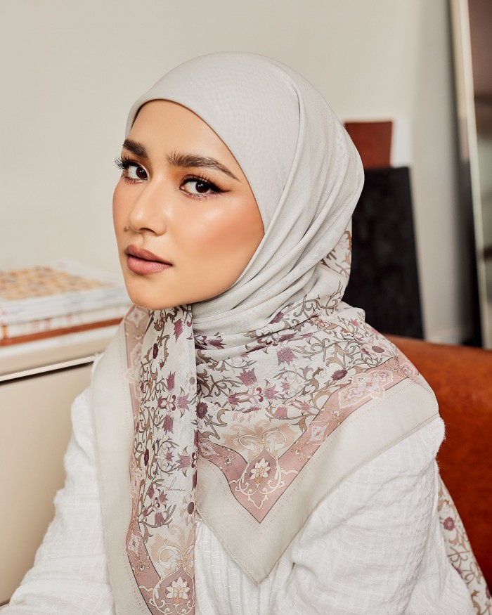 Revina in Ivory Beige